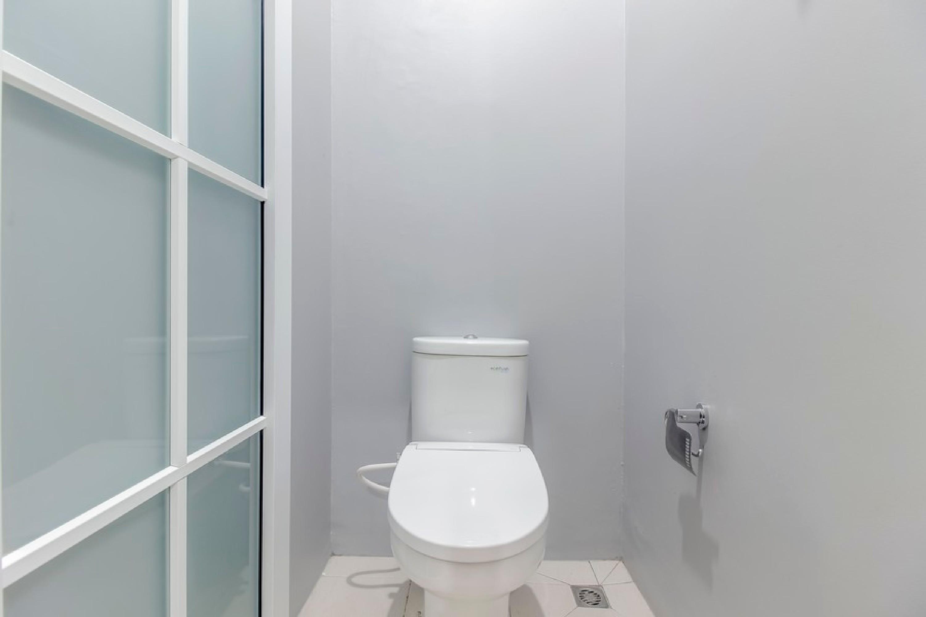 Reddoorz Plus @ Kwitang 2 Jakarta Ngoại thất bức ảnh