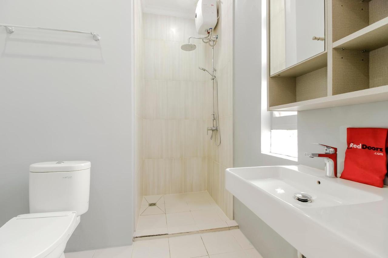 Reddoorz Plus @ Kwitang 2 Jakarta Ngoại thất bức ảnh